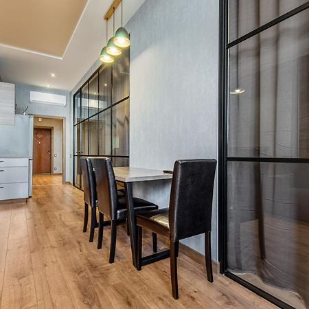 Sea Symphony Wood Style Apartment Odessa Luaran gambar