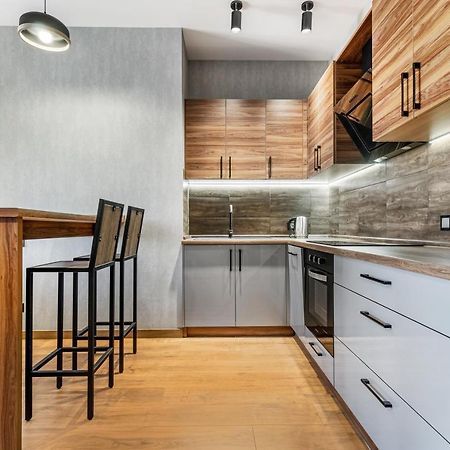 Sea Symphony Wood Style Apartment Odessa Luaran gambar