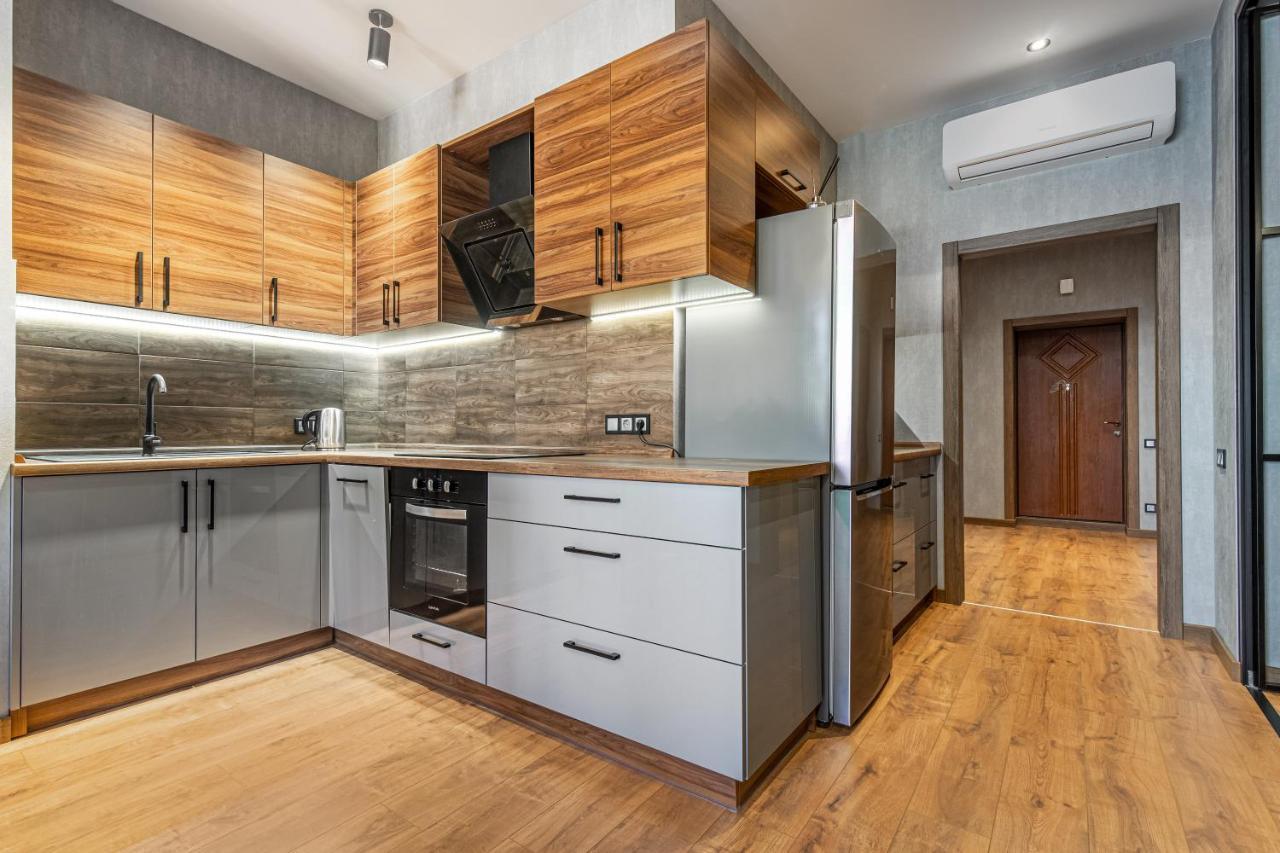 Sea Symphony Wood Style Apartment Odessa Luaran gambar