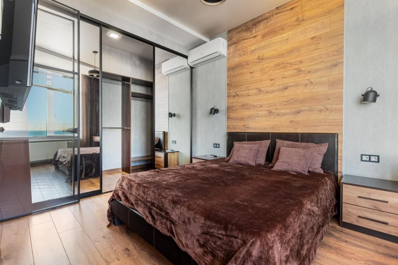 Sea Symphony Wood Style Apartment Odessa Luaran gambar